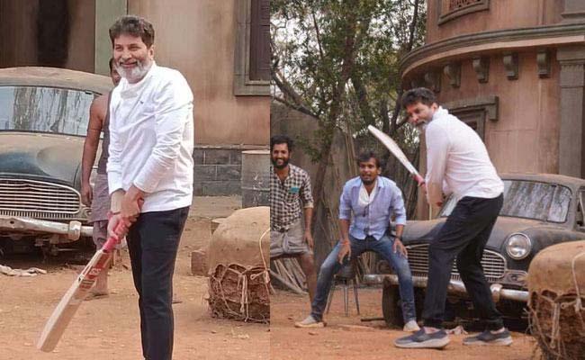 watch video trivikram srinivas plays cricket with mahesh - Sakshi Post