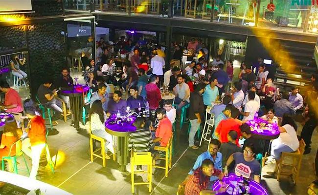 Good News For Tipplers- Quarter, Half Bottles To Soon Be Available In Bars and Restaurants Across Telangana - Sakshi Post