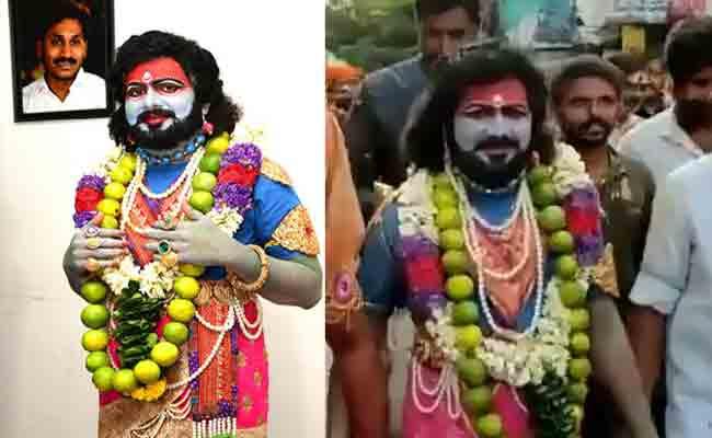 TirupatiYSRCP MP Gurumoorthy Costume Inspired By Allu Arjun's Pushpa 2 Matangi Look - Sakshi Post