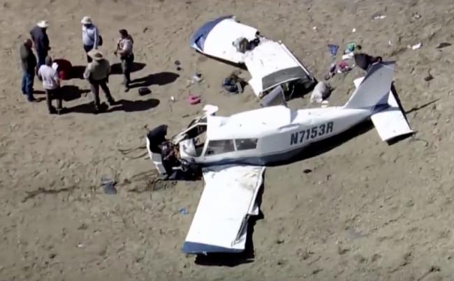 4 killed in small plane crash in US