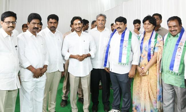 CM Jagan Memantha Siddham Bus Yatra Day 15 Updates cm-jagan-memantha-siddham-bus-yatra-day-15-updates-Sakshi Post