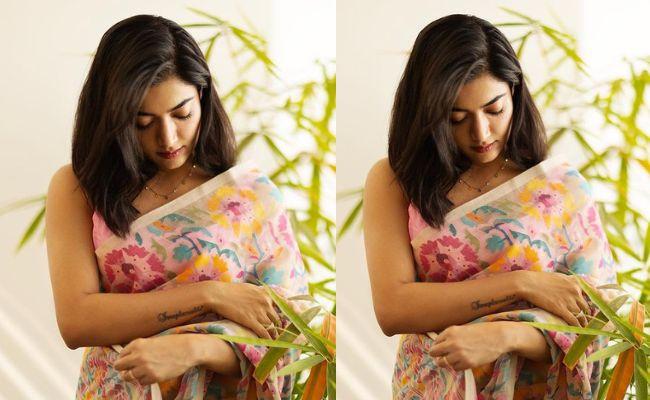 rashmika-mandanna-latest-saree-pics-with-dog-aura-sakshipost - Sakshi Post