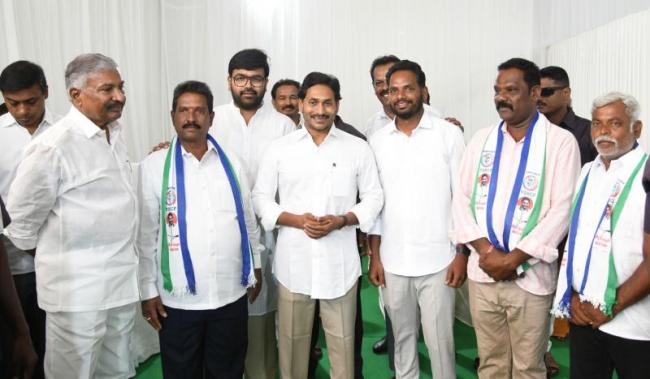 TDP-leaders-from-chittoor-joins-ysrcp-Sakshi Post