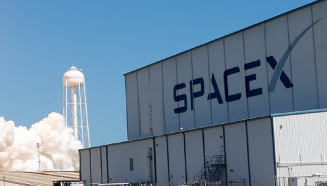 SpaceX launches 1st batch of satellites for mobile phone connectivity ...