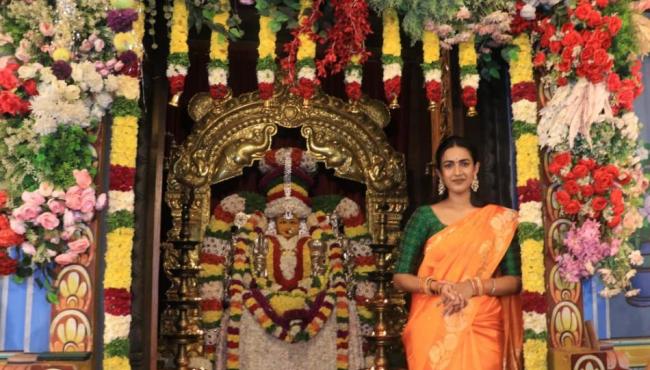 Niharika Konidela Offers Bangaru Bonam at Sri Mahankaleshwara Temple